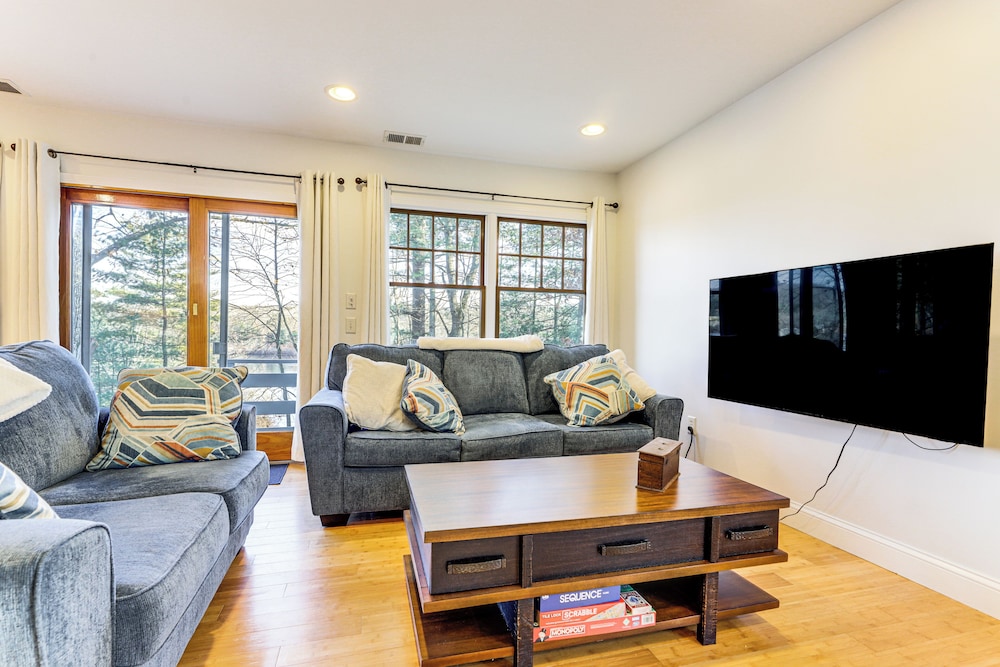 < 3 Mi to Uconn: Peaceful Home on Pine Lake