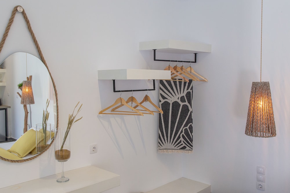 Malibu Studios & Apartments