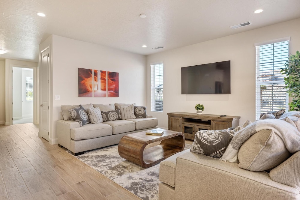 Holiday Hideaway 5 Bedroom Townhouse