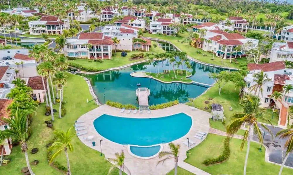 Family Villa Oleana Waterviews Oceanfront With Water and Generator