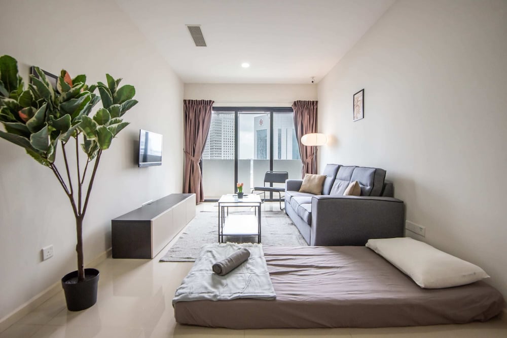 A Lovely & Comfy Suite at Suasana Suites JB 11