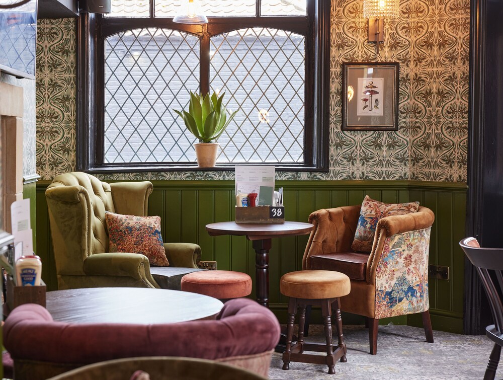 Kings Head Hotel by Greene King Inns