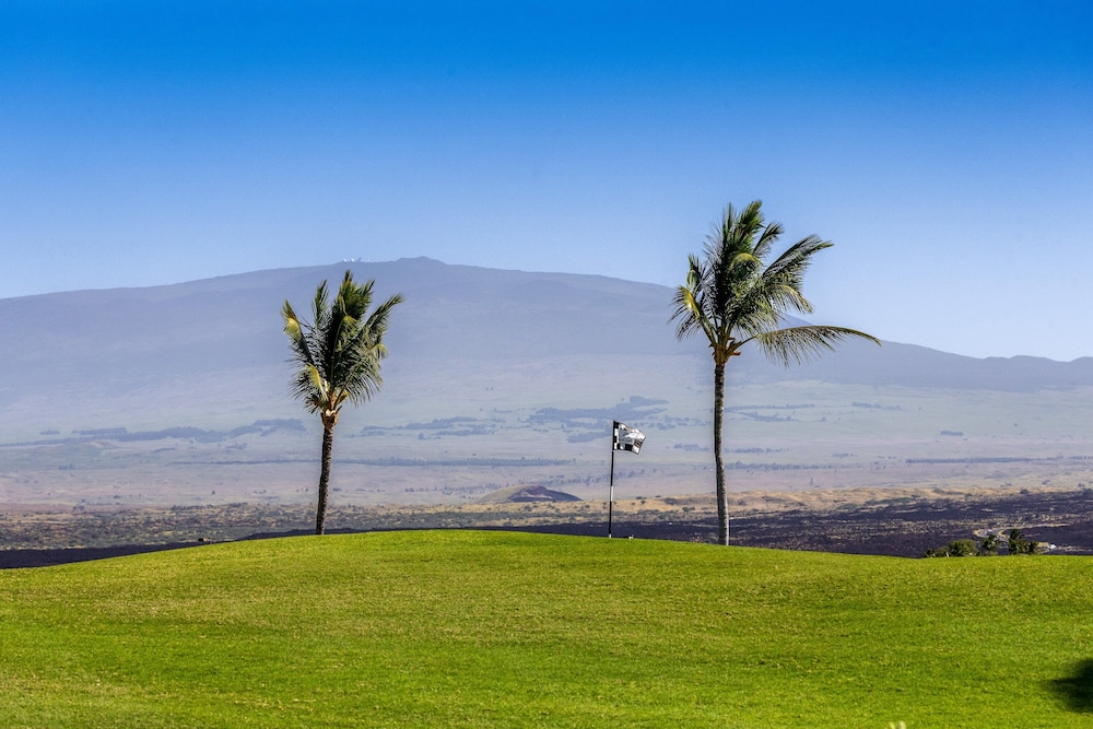 Ground Floor - Gorgeous View of Mauna Kea - Concierge - Nearby Beach - Vrkcv