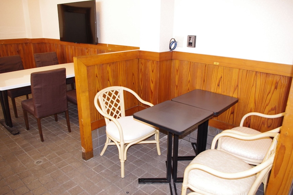 Tsubaki House