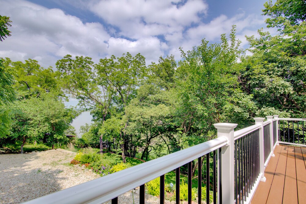 New York City Vacations - Walk to Tuttle Creek Lake: Secluded Scenic Retreat - Property Image 29