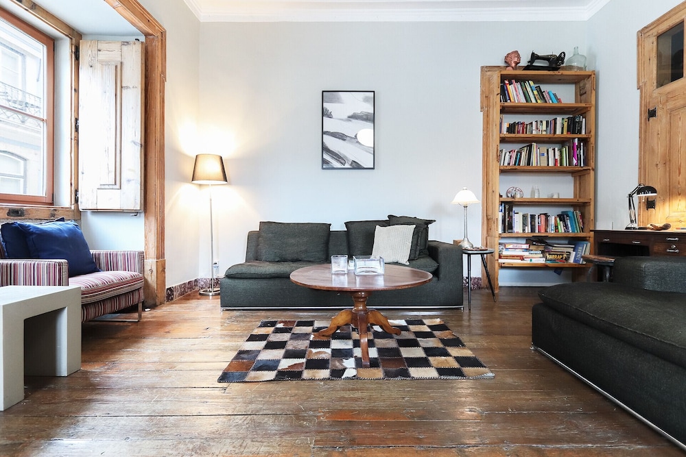 Downtown Vintage Suite III By Homing