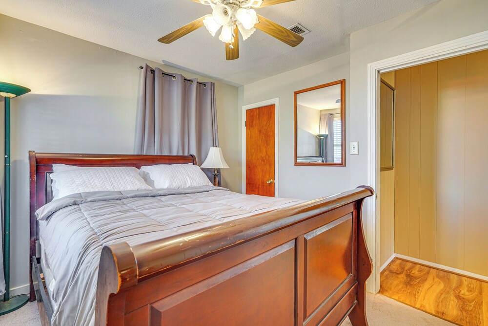 Cozy Home Near Bay Access in Panama City!