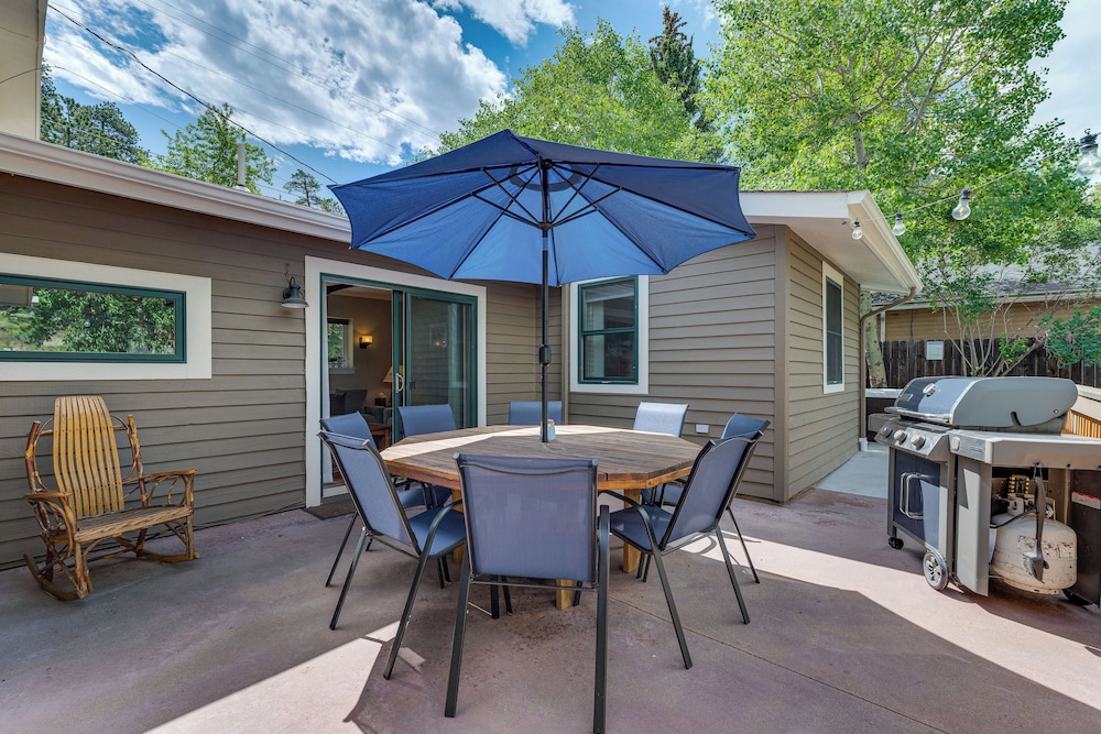 Private Hot Tub - Riverfront Cabin In Estes Park!