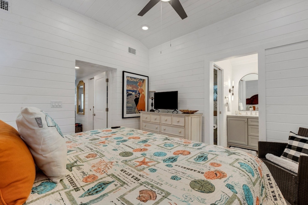 Coastal Breeze - A Weekly Rental 4 Bedroom Home by RedAwning - Image 3