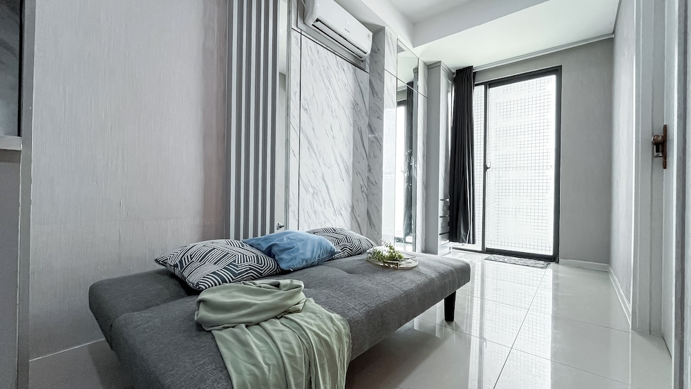 Nice and Comfortable 2BR Apartment at Daan Mogot City