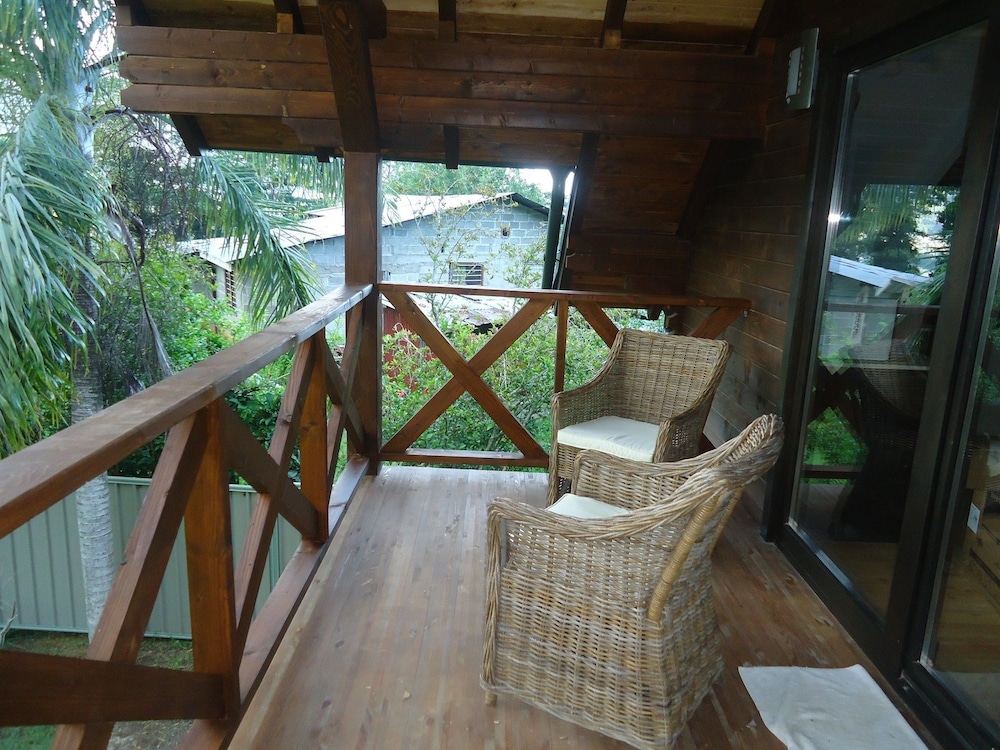 Lemongrass Lodge