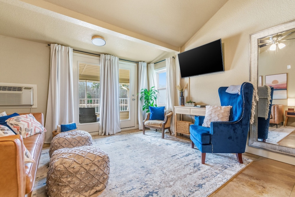 Clearwater Golden Escape On Lake Hamilton 2 Bedroom Condo