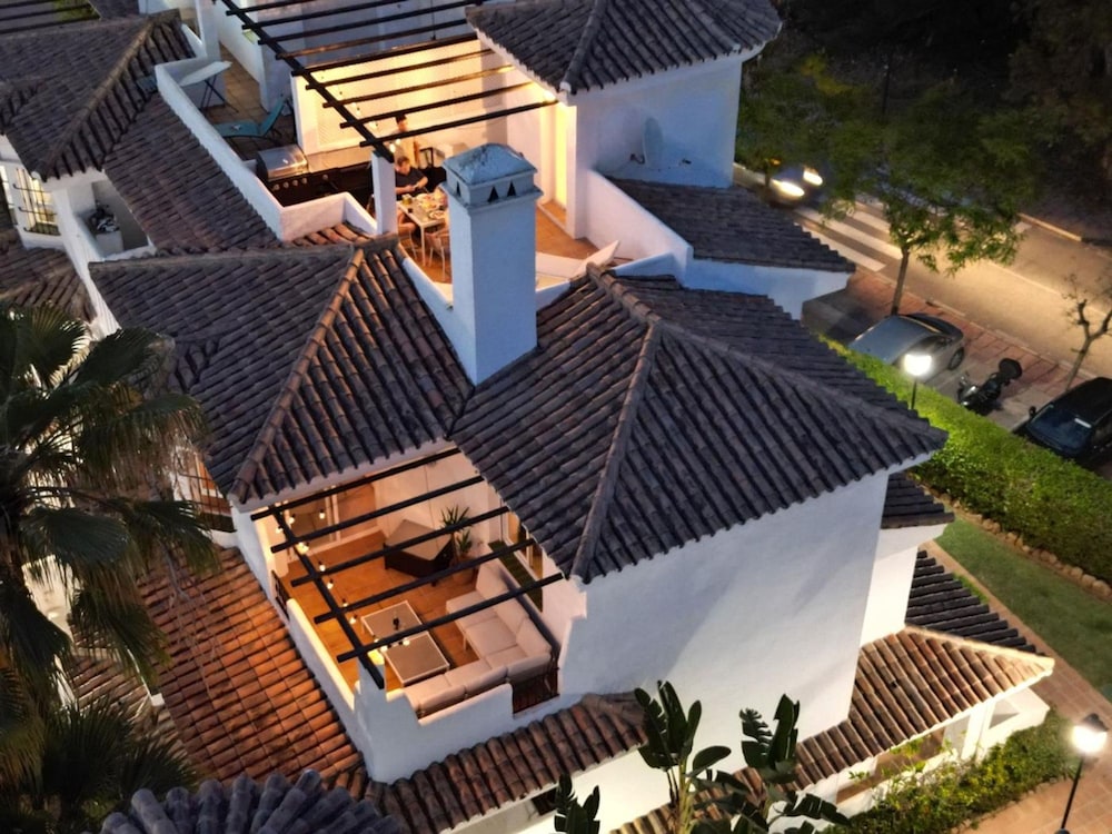 Los Naranjos Beautiful 1 Bedroom Penthouse