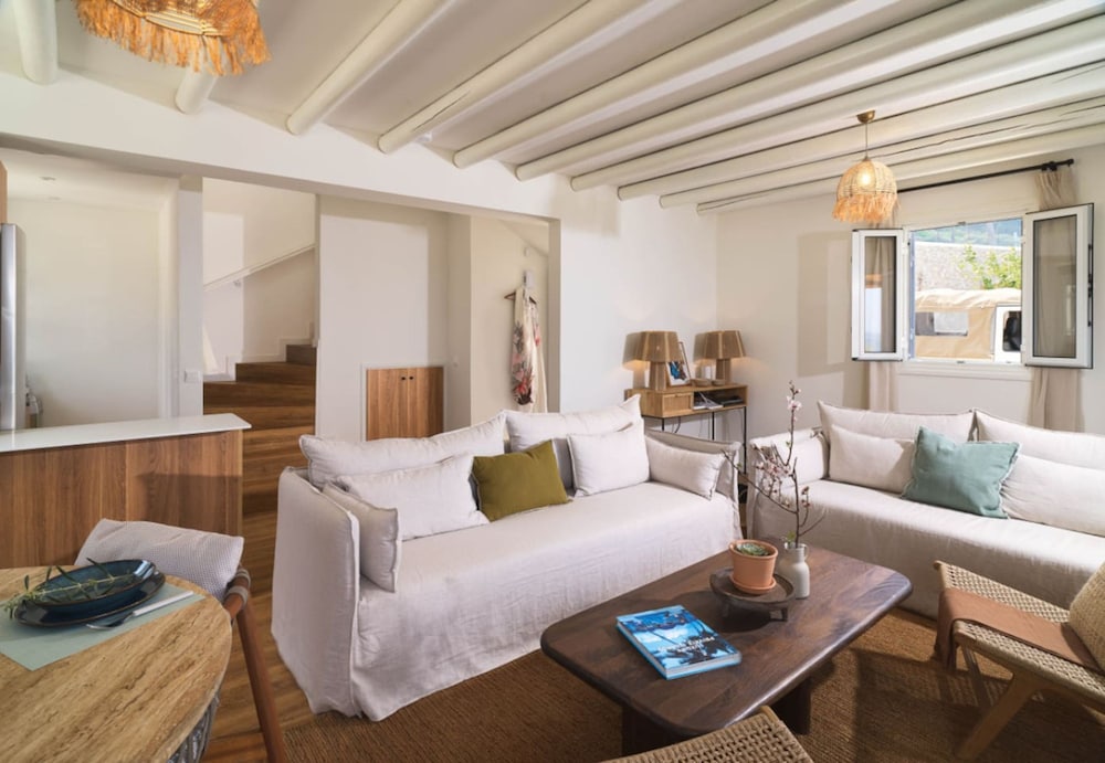 Moonlight Villas Seafront Private Estate