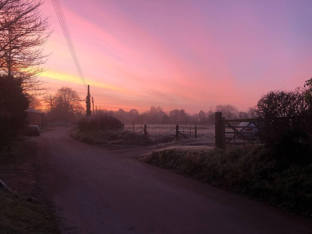 Marlborough Vacations - Perfect Cottage Hideaway in the Divine Pewsey Vale - Property Image 9