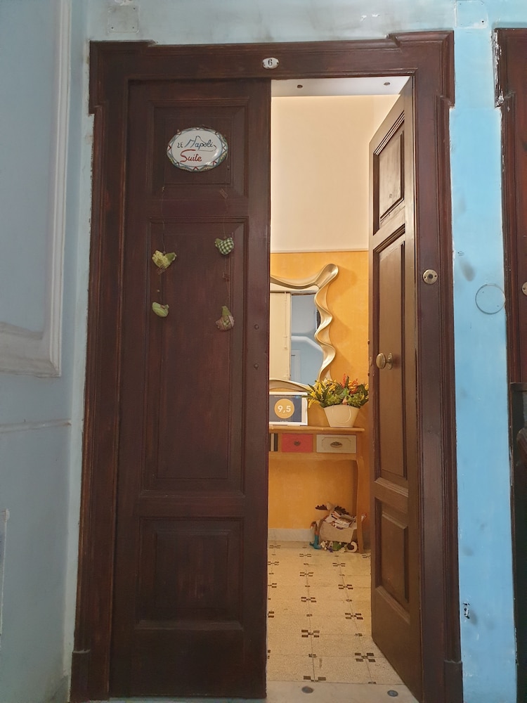 Lesuite Napoli
