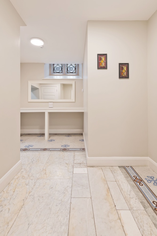 Gardiner House Hostel
