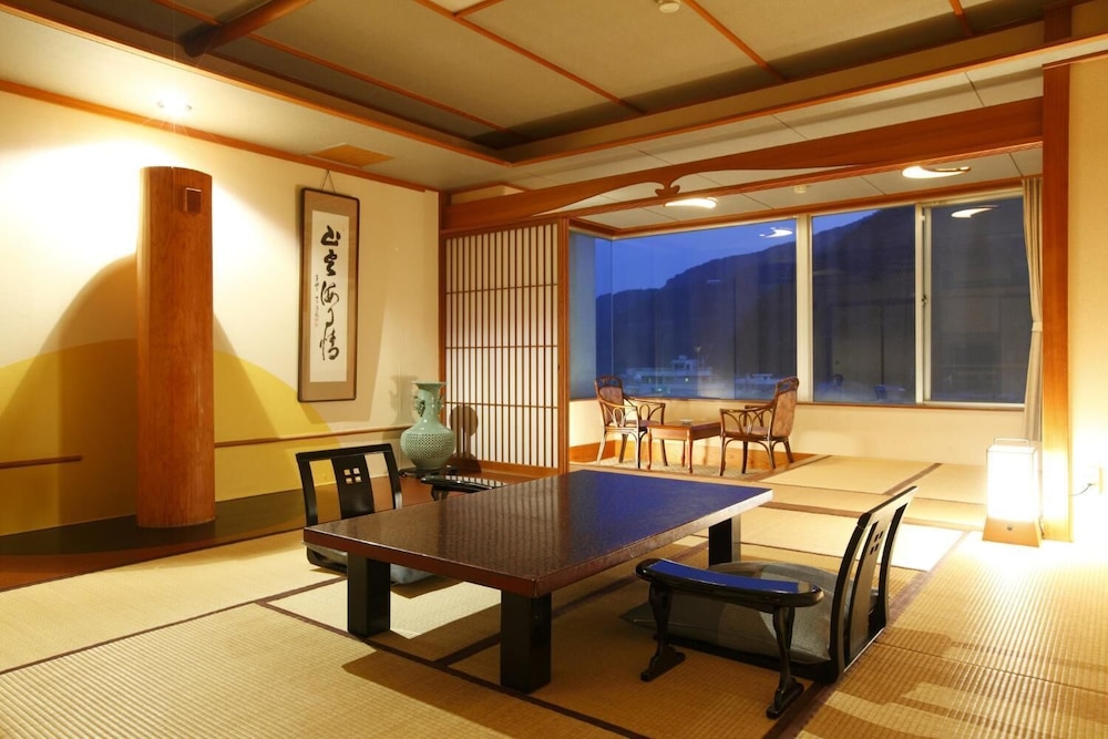 Tokiwaya