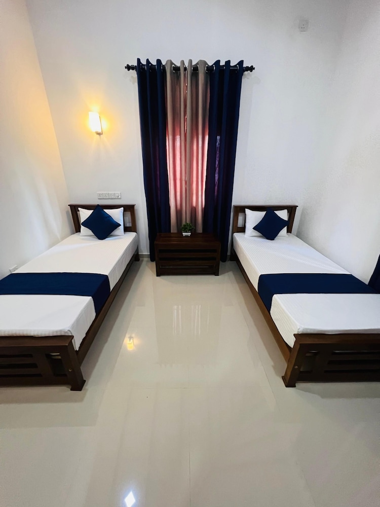 Yala Mangora Inn