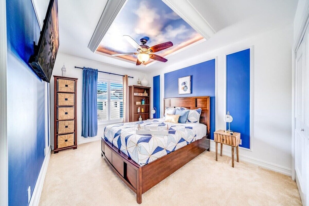 5 Bedroom Luxury Home, Minutes to Las Olas, Shops & Beach