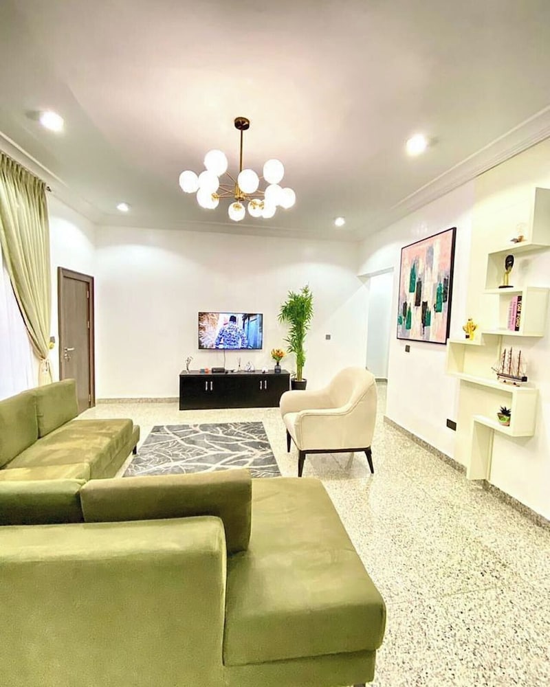 HSH LUXURY APARTMENTS