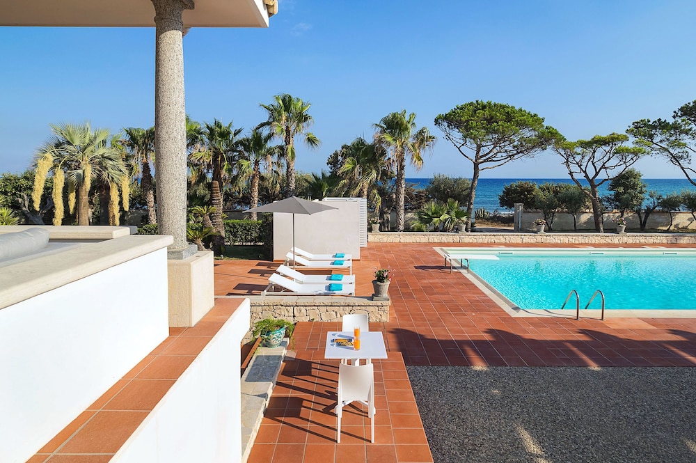 Villa Maya en Modica — recepcion & lobby
