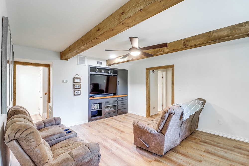 2 Mi to Buffalo River: Peaceful Family Retreat