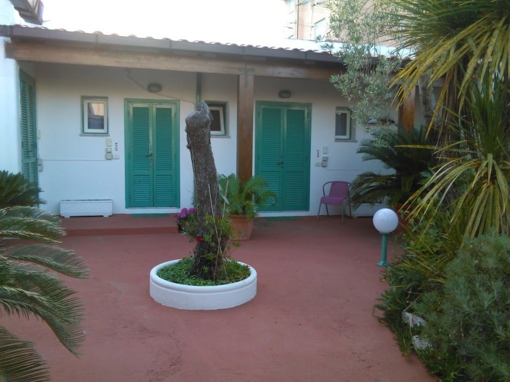 Photo 18