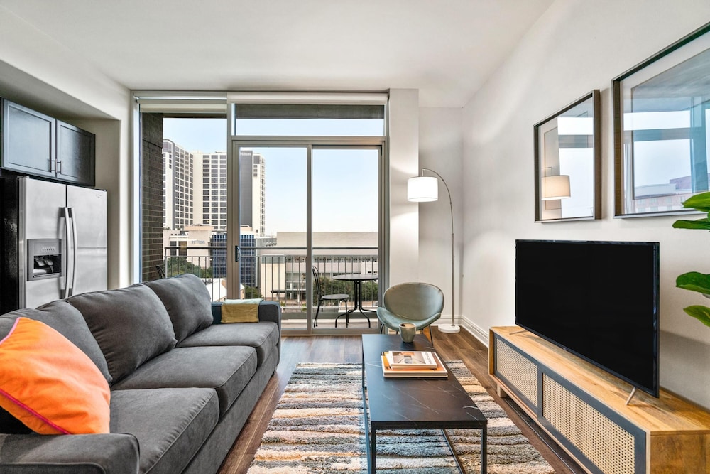 Austin Fashionable 1BD 1BA Apartment view 2