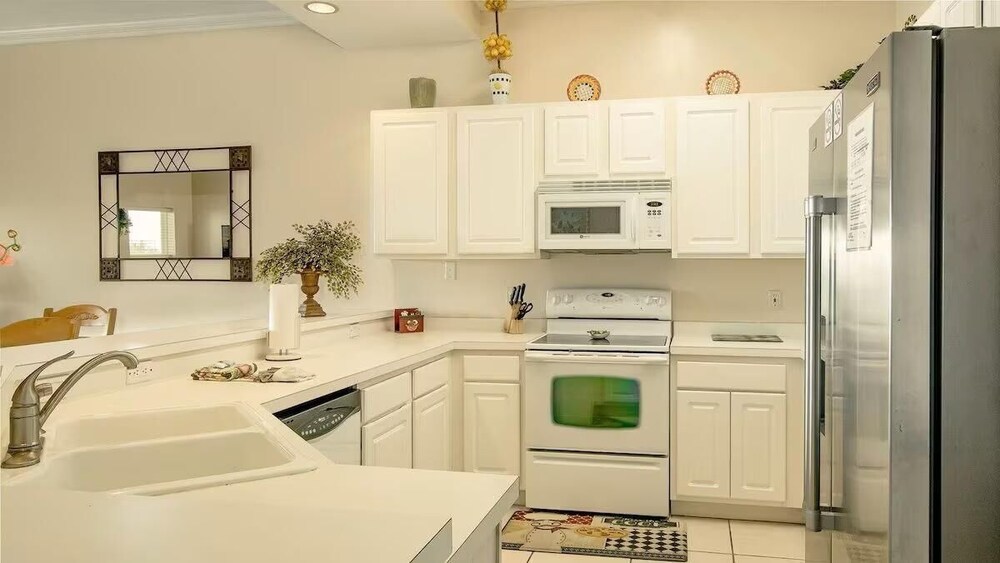 Pavilion Palms 205b