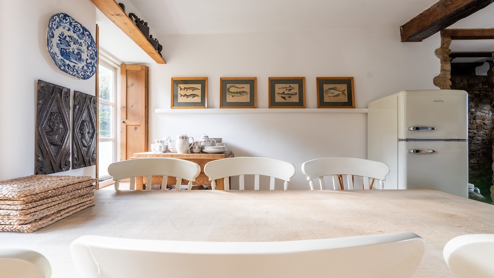 4Bed Thatched Cottage in Oxfordshire