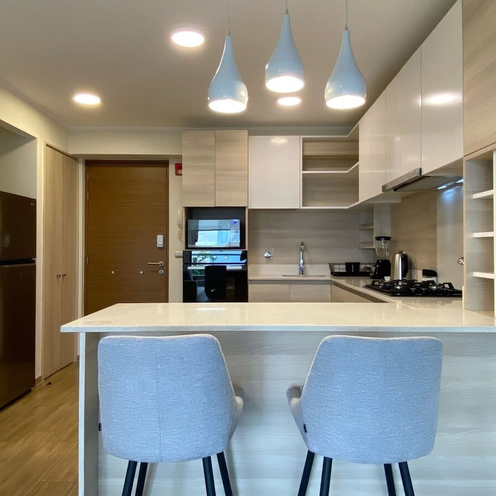 Perfect 1BR With Balcony in Luxurious Building