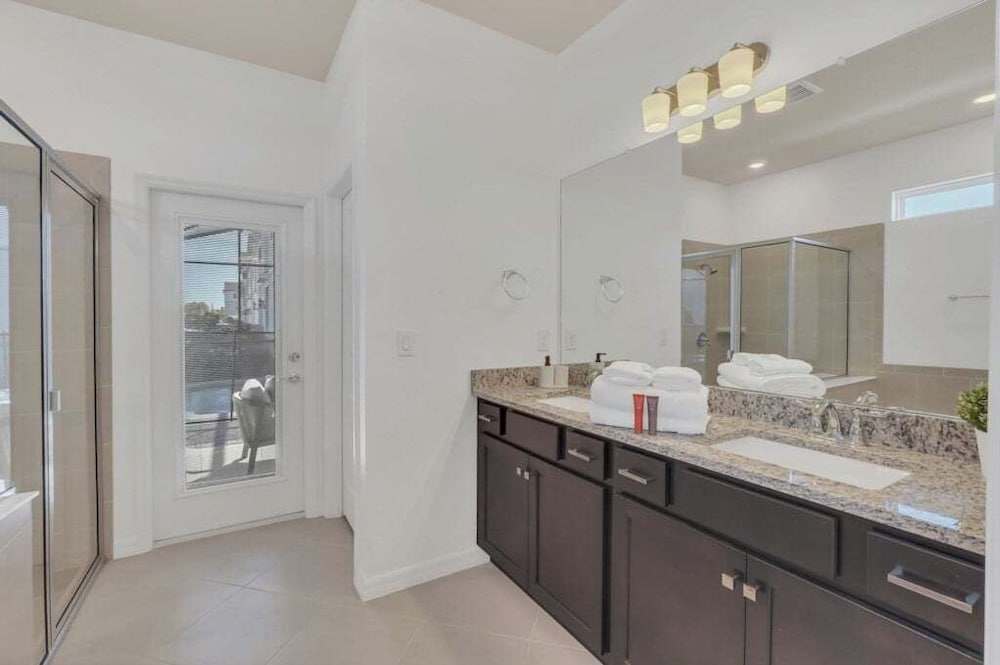 10 Bed 8 Bath Villa Gamesroom & Pool 16284saint 10 Bedroom Villa