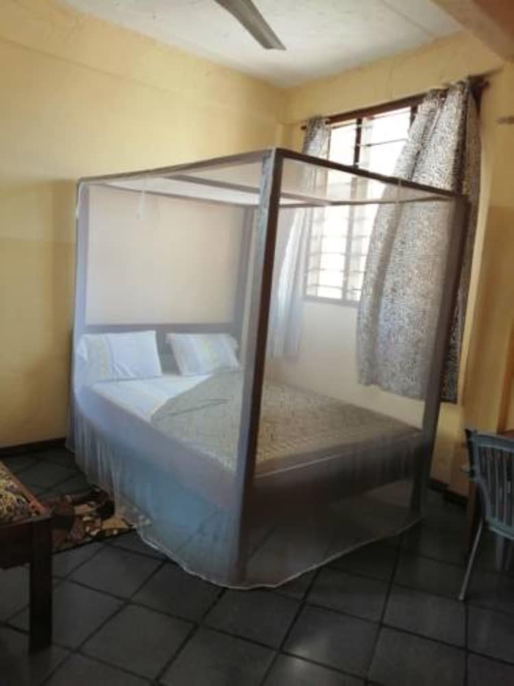 Ukunda Vacations - Diani Travelers Guest House - Property Image 5