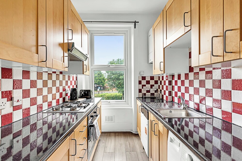 Bright and Newly Furnished Acton Apartment