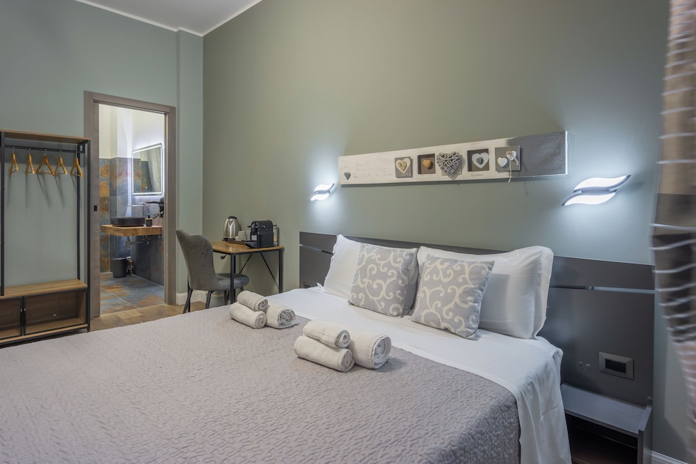 Aurelia Garden Suite