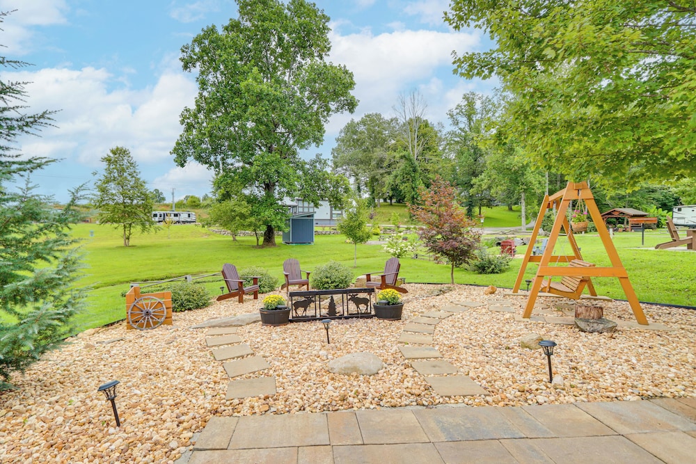 1 Mi to Tank Town Usa: Tiny Home w/ Pool Access!