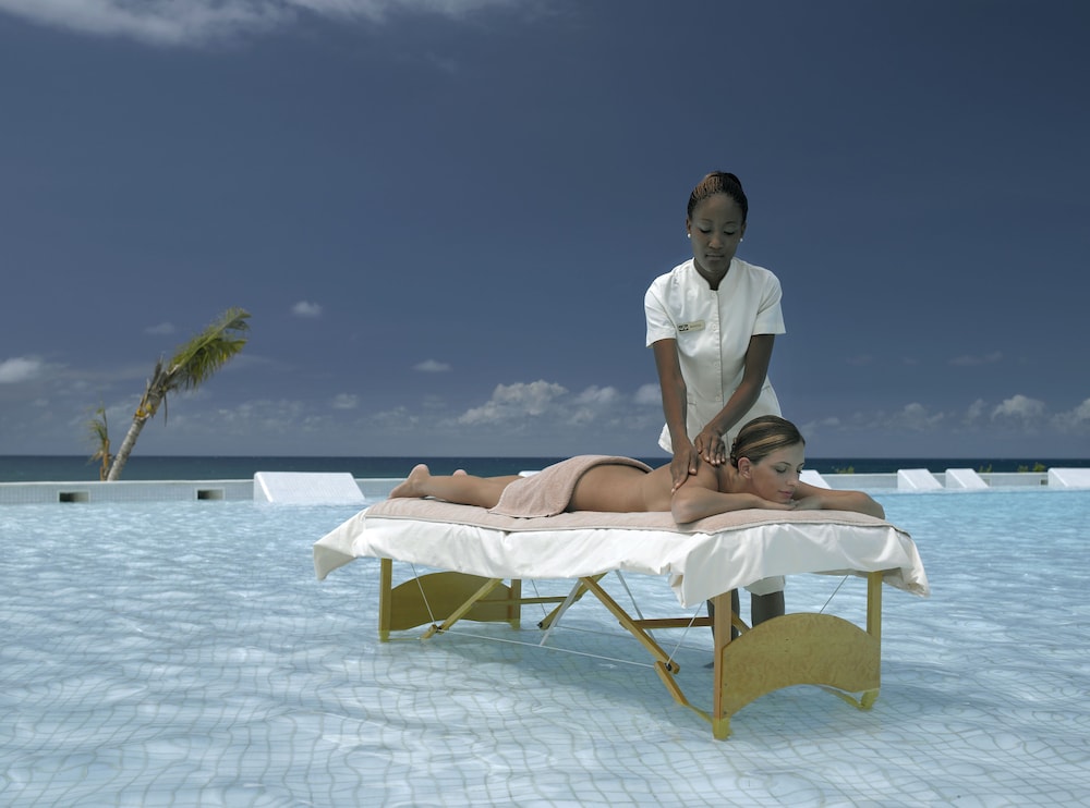 Grand Palladium Lady Hamilton Resort  Spa All Inclusive - Property Image 93