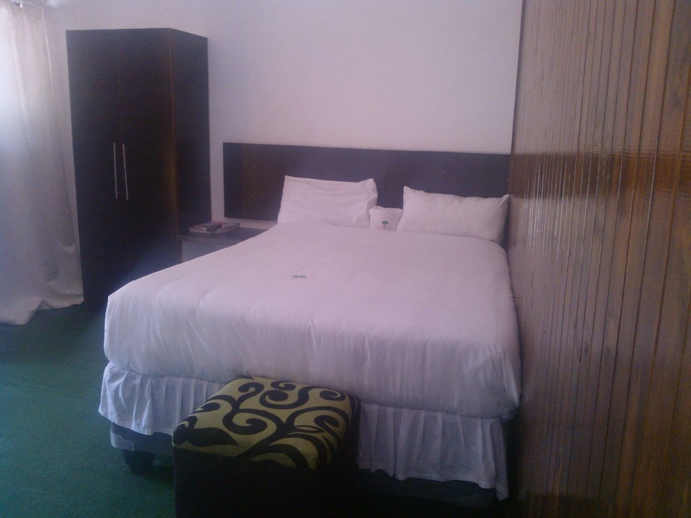 Luxury Wild Inn