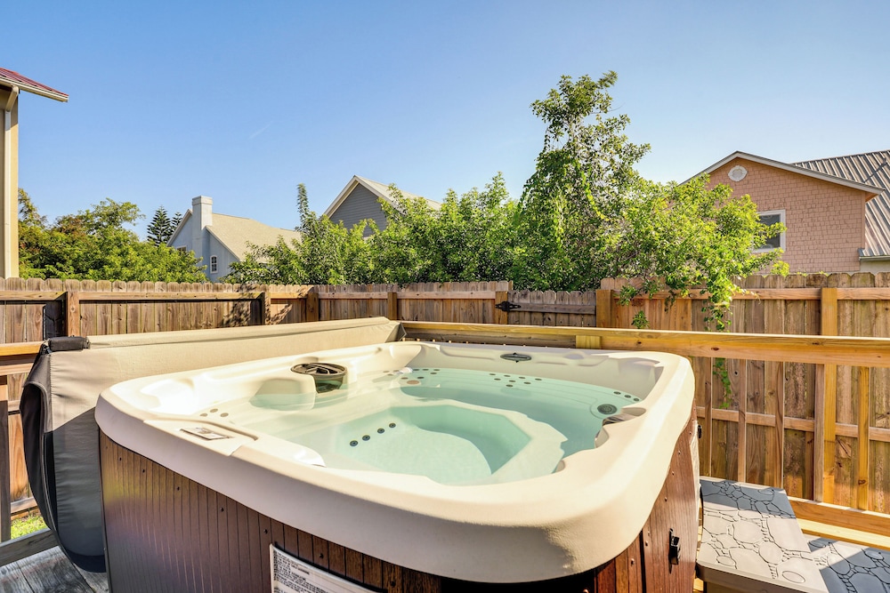 Home w/ Private Hot Tub < 1 Mi to Butler Beach!