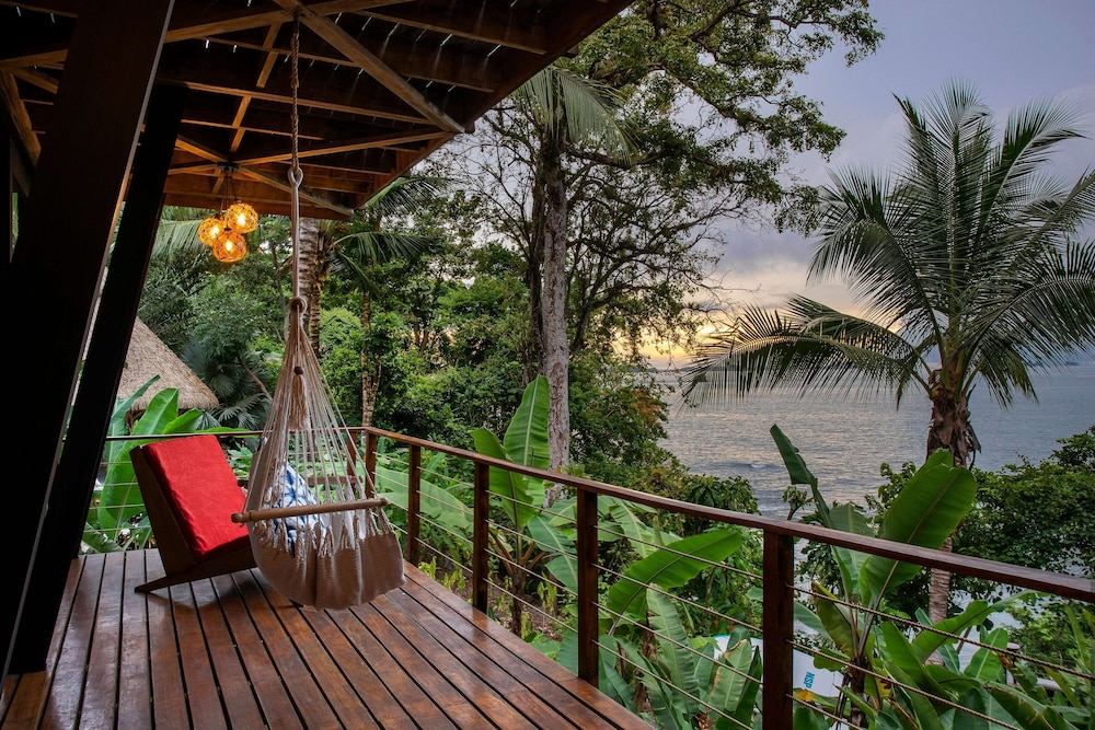 Isla Palenque Member of the Cayuga Collection