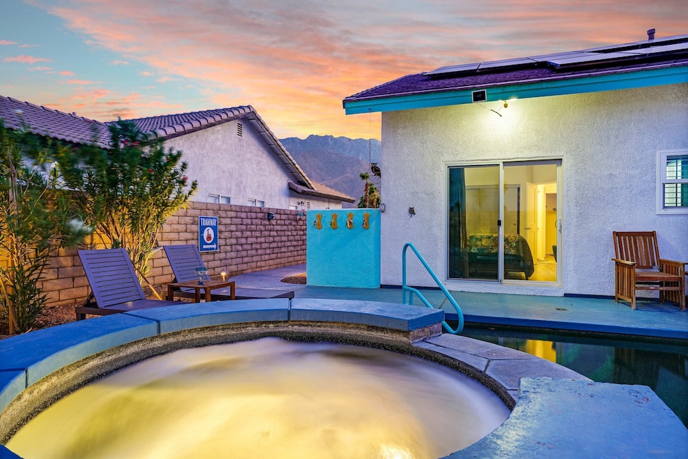 Palm Springs Escape Pool Spa Mountain Vibes