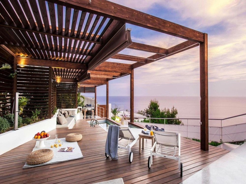 Holiday Home With Private Jacuzzi
