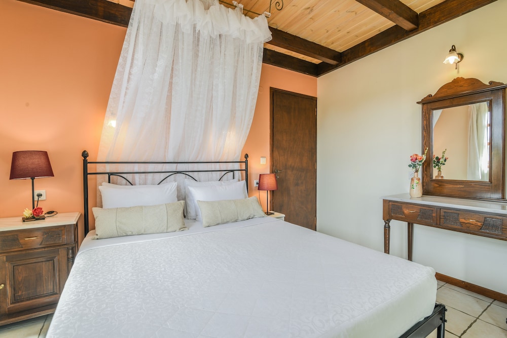 Villas Therianos photo 2