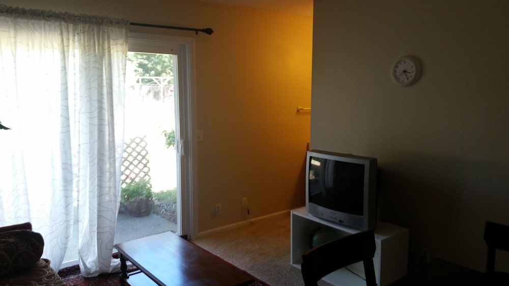 Bed and Breakfast - Property Image 4