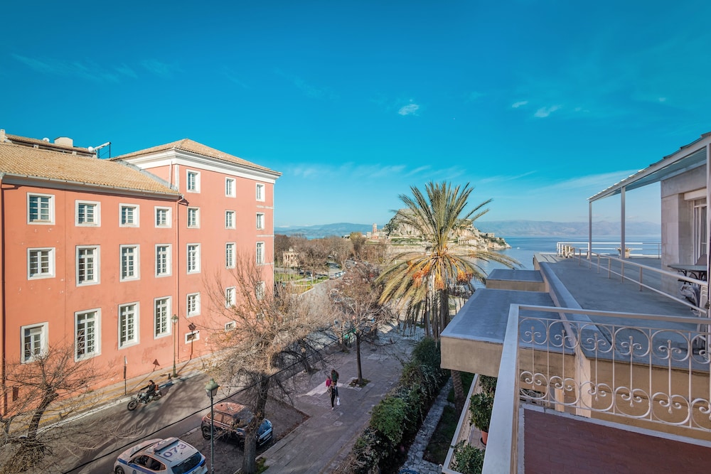 Old Fortress View Roof Top Apartment by Konnect photo 5