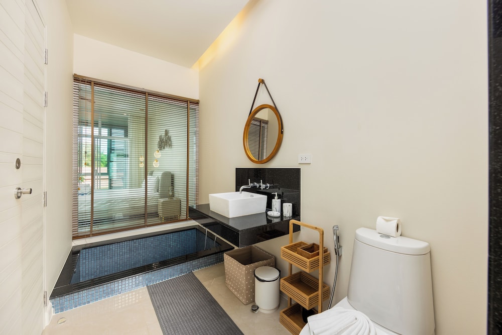 Villa Aura 3BR Private Pool Near Naiharn