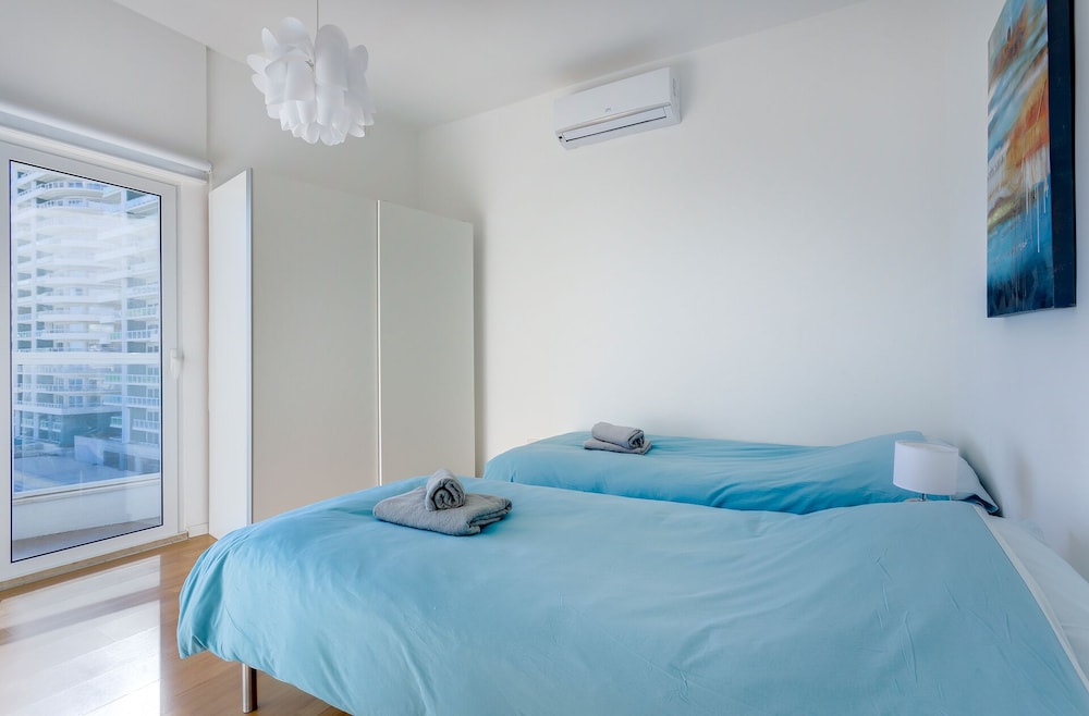 Modern Seaview Apartment, Top Location view 4