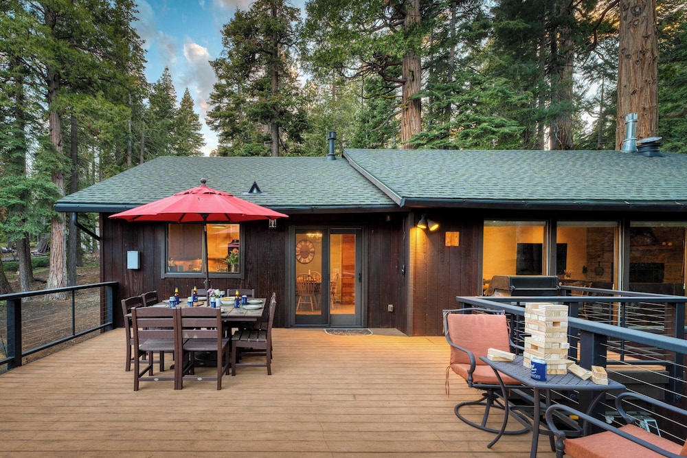Paige Meadow by Avantstay Near Lake & Tahoe City