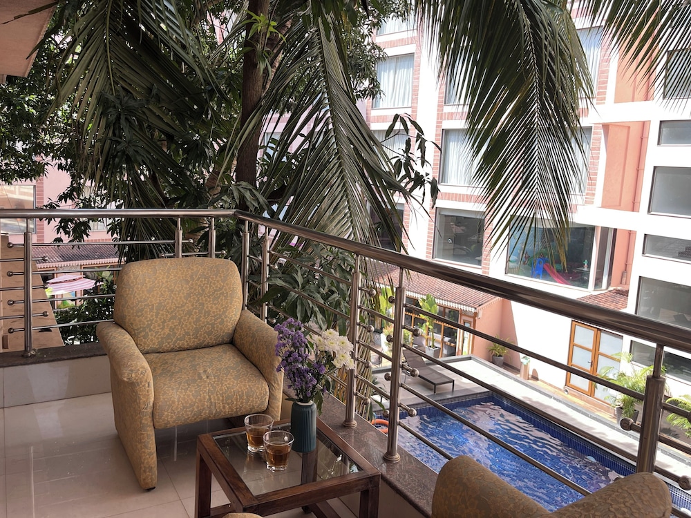 Q 23 Resort Candolim Beach